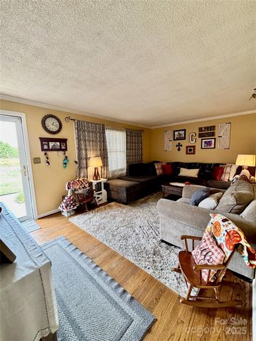 387 Oak Street Extension, Forest City, NC 28043