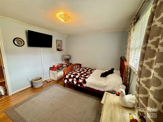 387 Oak Street Extension, Forest City, NC 28043