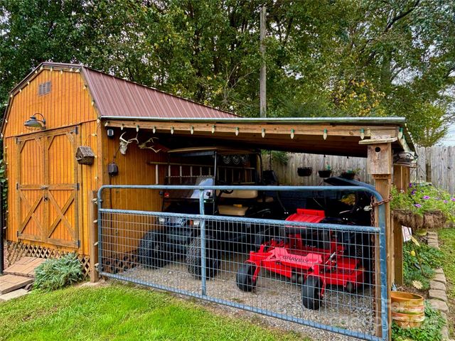 387 Oak Street Extension, Forest City, NC 28043
