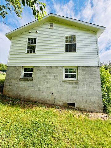 319 Circle Street, Robbinsville, NC 28771