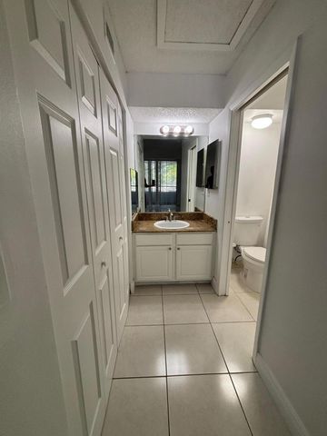 811 Lyons Road 20203, Coconut Creek, FL 33063