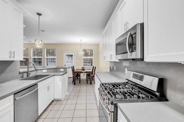 62 S Camellia Grove Circle, The Woodlands, TX 77382