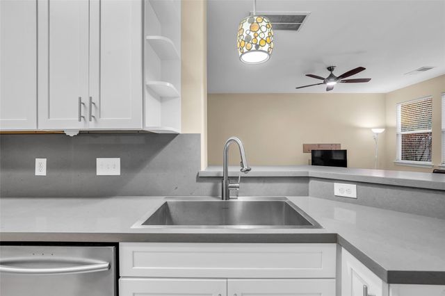 62 S Camellia Grove Circle, The Woodlands, TX 77382