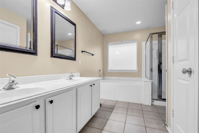 62 S Camellia Grove Circle, The Woodlands, TX 77382