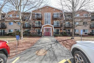 310 Brook Village Rd Apt 33, Nashua, NH 03062