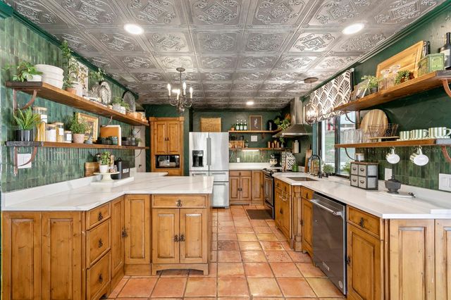 7915 FLOWERFIELD DRIVE, Tampa, FL 33615