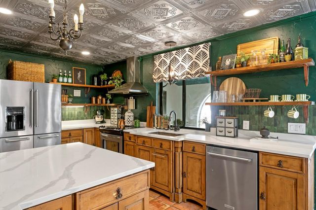 7915 FLOWERFIELD DRIVE, Tampa, FL 33615