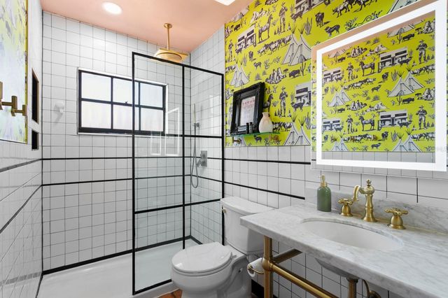 7915 FLOWERFIELD DRIVE, Tampa, FL 33615