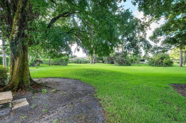 6403 Eastpointe Pines Street, Palm Beach Gardens, FL 33418