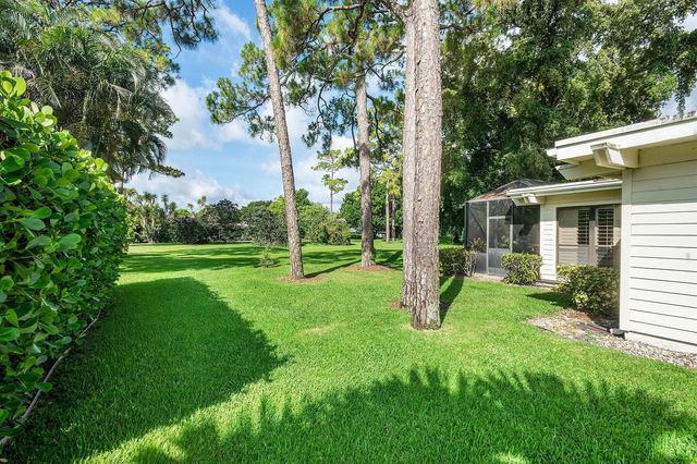 6403 Eastpointe Pines Street, Palm Beach Gardens, FL 33418