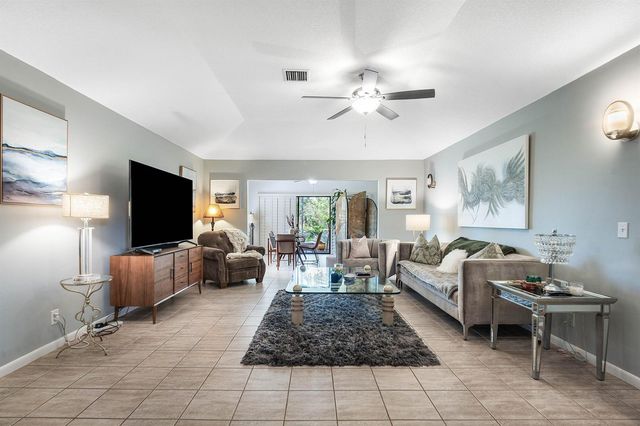 6403 Eastpointe Pines Street, Palm Beach Gardens, FL 33418