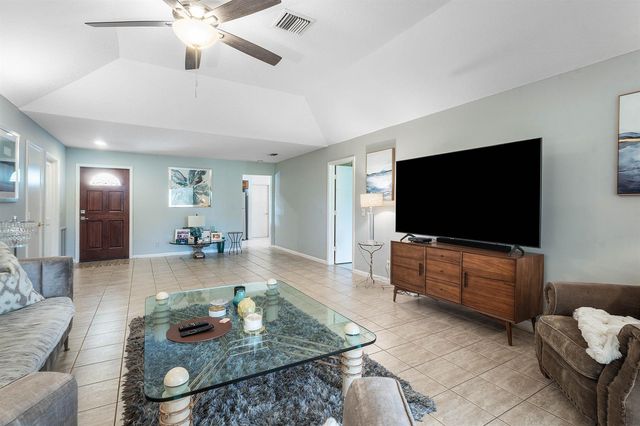 6403 Eastpointe Pines Street, Palm Beach Gardens, FL 33418