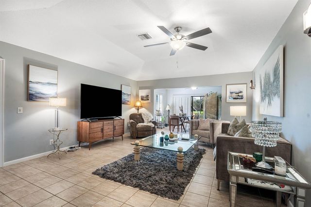 6403 Eastpointe Pines Street, Palm Beach Gardens, FL 33418