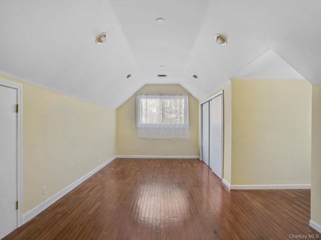 1 Village Lane, Bronxville, NY 10708