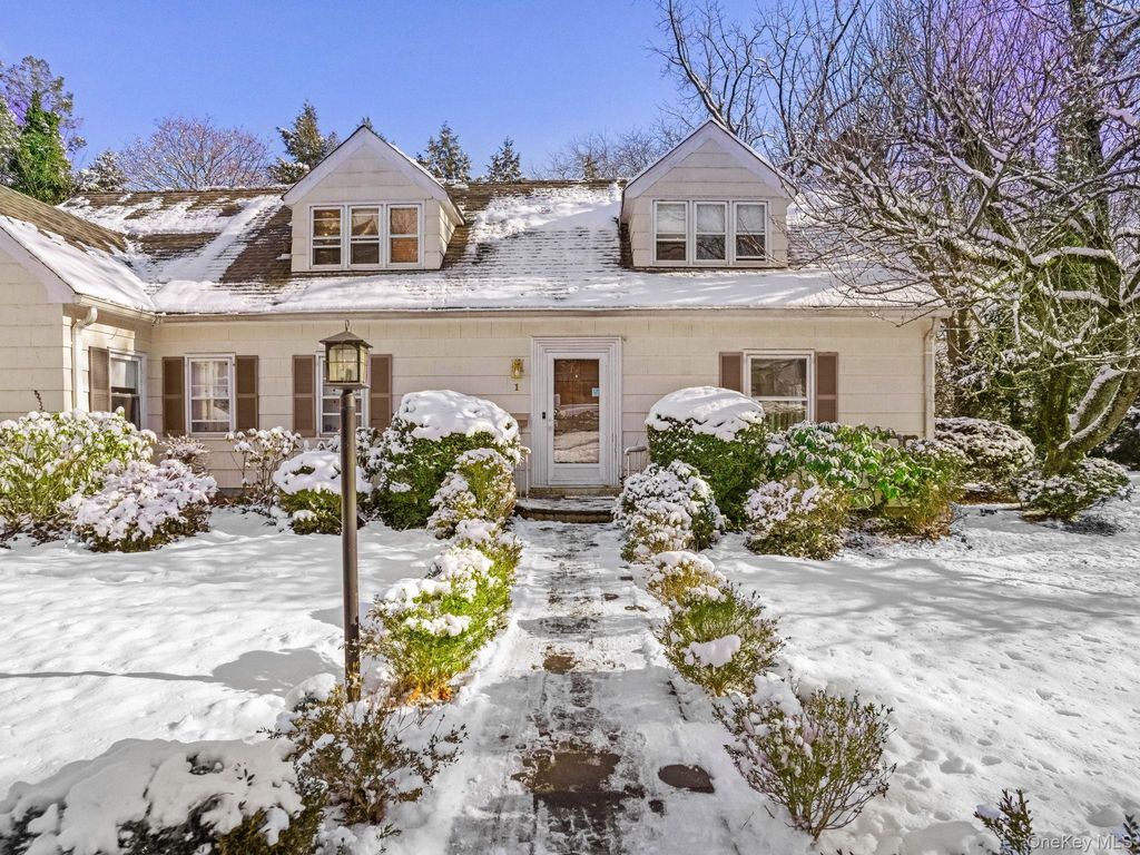 1 Village Lane, Bronxville, NY 10708