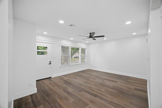 2542 E Newton Place North, Tulsa, OK 74110