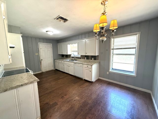 122 Gateway Street, Wills Point, TX 75169