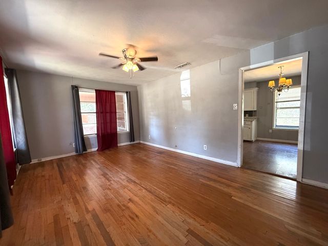 122 Gateway Street, Wills Point, TX 75169
