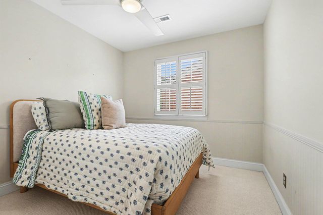 2 Gadsden Street D, Charleston, SC 29401