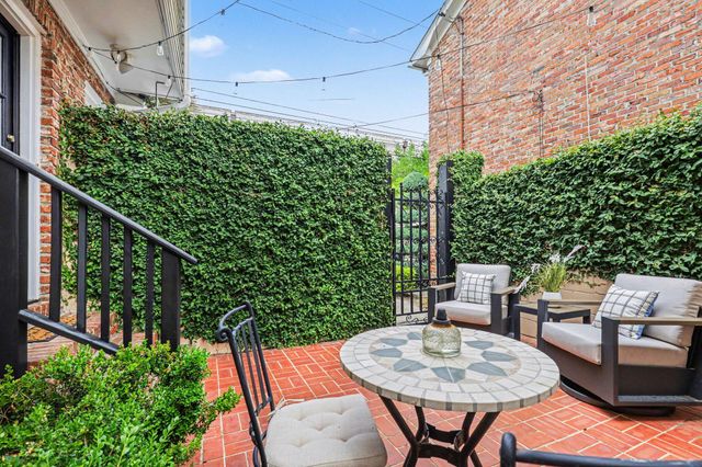 2 Gadsden Street D, Charleston, SC 29401