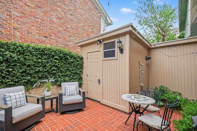 2 Gadsden Street D, Charleston, SC 29401