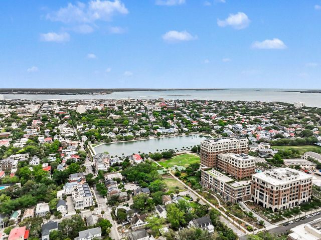 2 Gadsden Street D, Charleston, SC 29401