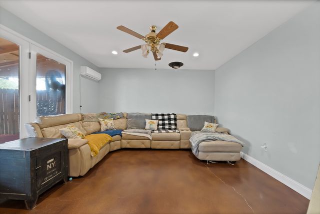 452 E Pecan Tree Road, Waxahachie, TX 75165