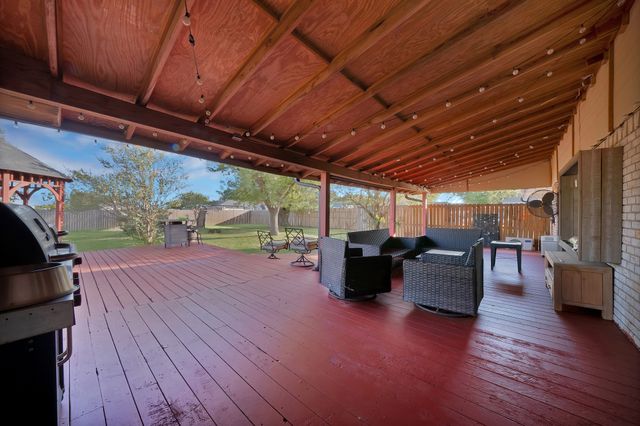 452 E Pecan Tree Road, Waxahachie, TX 75165