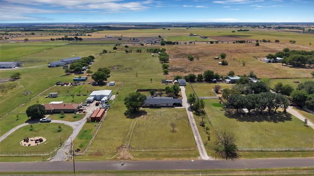 452 E Pecan Tree Road, Waxahachie, TX 75165
