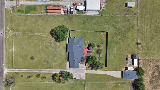 452 E Pecan Tree Road, Waxahachie, TX 75165