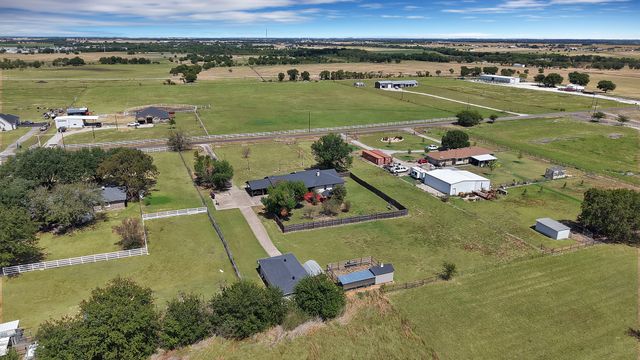 452 E Pecan Tree Road, Waxahachie, TX 75165