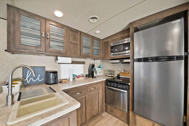 452 E Pecan Tree Road, Waxahachie, TX 75165
