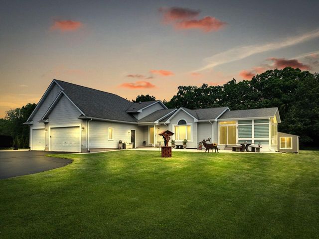 26808 Malchine ROAD, Waterford, WI 53185
