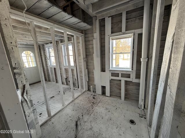 41 S Perry Street, Johnstown, NY 12095