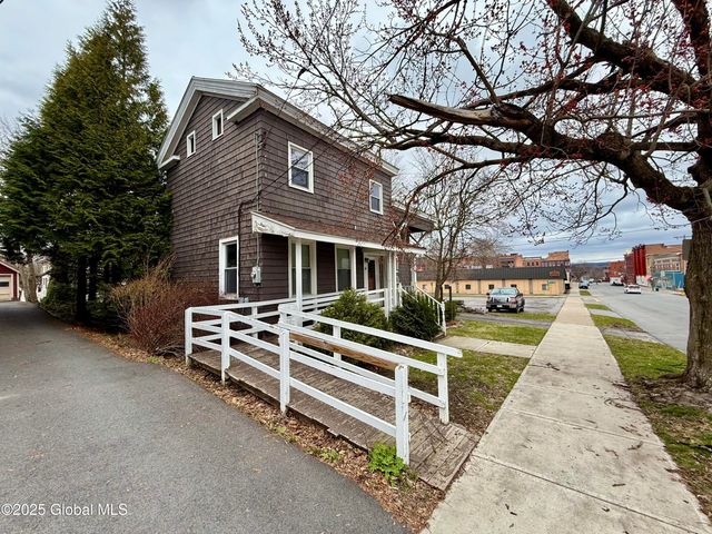 41 S Perry Street, Johnstown, NY 12095