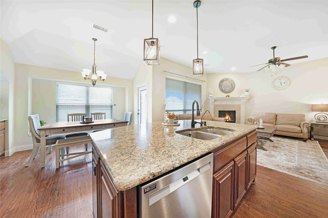 2409 Kemerton Dr, Plano, TX 75025