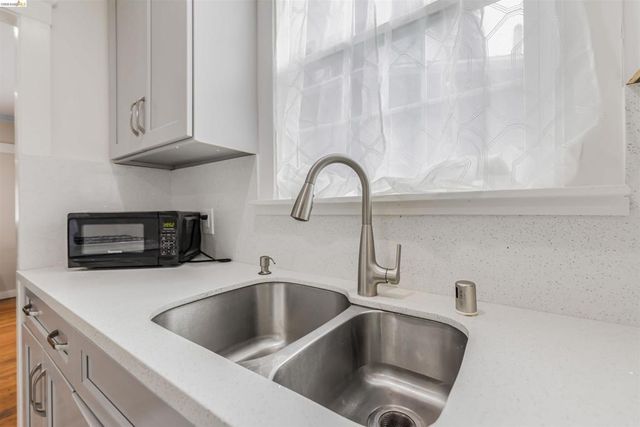 6007 San Pablo Ave, Oakland, CA 94608