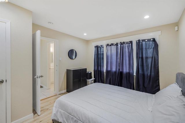 6007 San Pablo Ave, Oakland, CA 94608