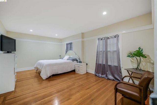 6007 San Pablo Ave, Oakland, CA 94608