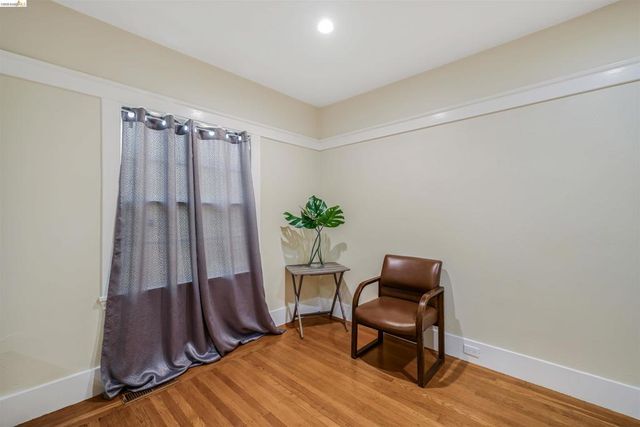 6007 San Pablo Ave, Oakland, CA 94608