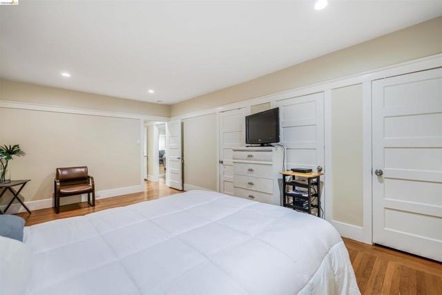 6007 San Pablo Ave, Oakland, CA 94608