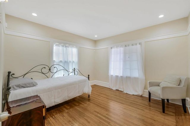 6007 San Pablo Ave, Oakland, CA 94608