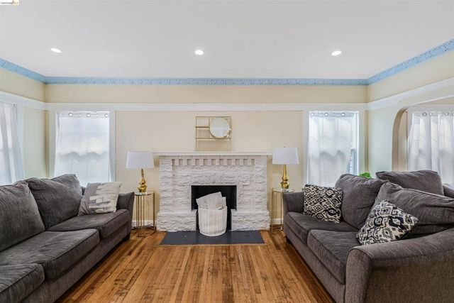 6007 San Pablo Ave, Oakland, CA 94608