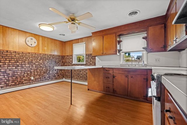 258 S WALL ST, Spring City, PA 19475