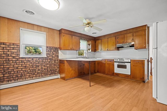 258 S WALL ST, Spring City, PA 19475