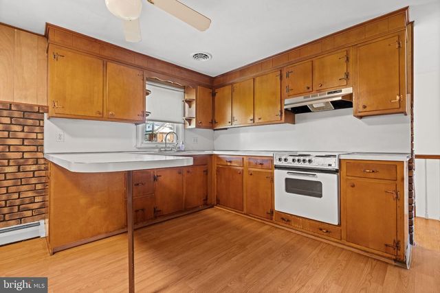 258 S WALL ST, Spring City, PA 19475