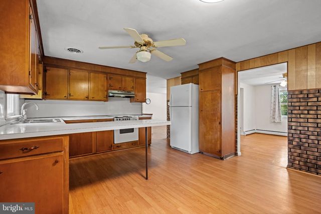 258 S WALL ST, Spring City, PA 19475