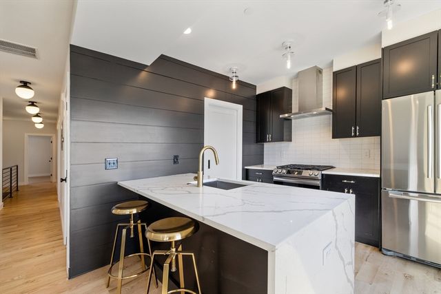 275 Webster, Boston, MA 02128