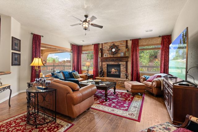 1003 DESERT BROOM Road NE, Rio Rancho, NM 87144