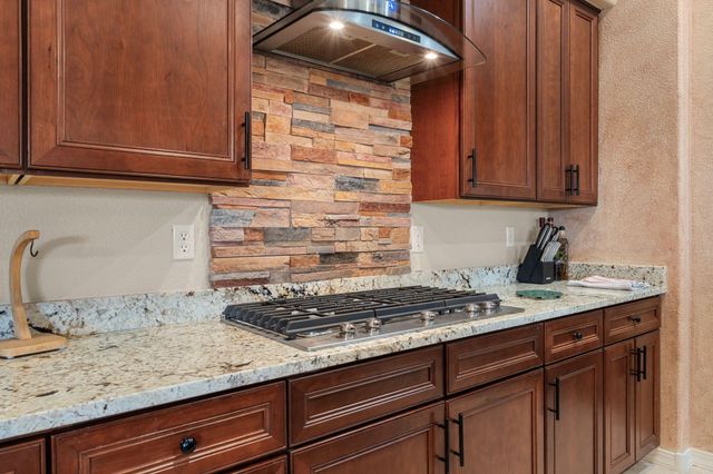 1003 DESERT BROOM Road NE, Rio Rancho, NM 87144